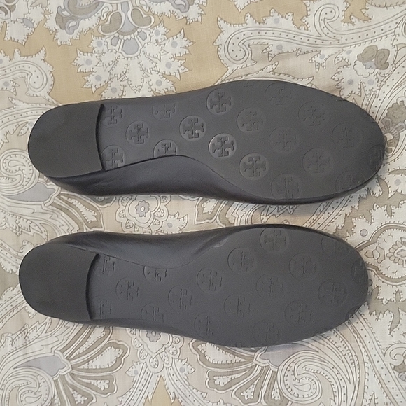 Tory Burch- Great condition! - Picture 3 of 5